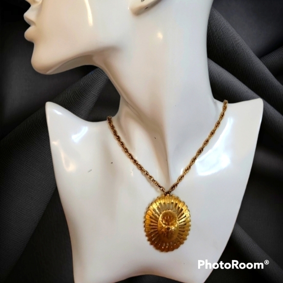 VTG MONET 1950s Atomic Starburst Goldtone Chain Pendant Necklace - Picture 1 of 7